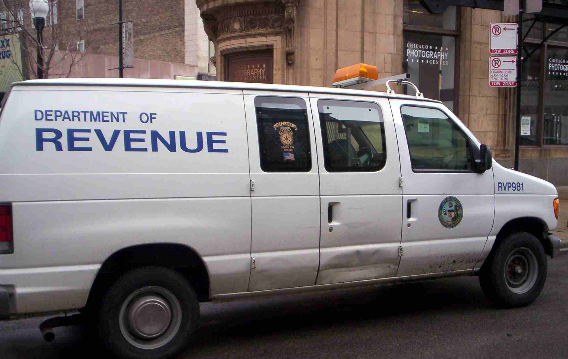 dor-illegal-van-1